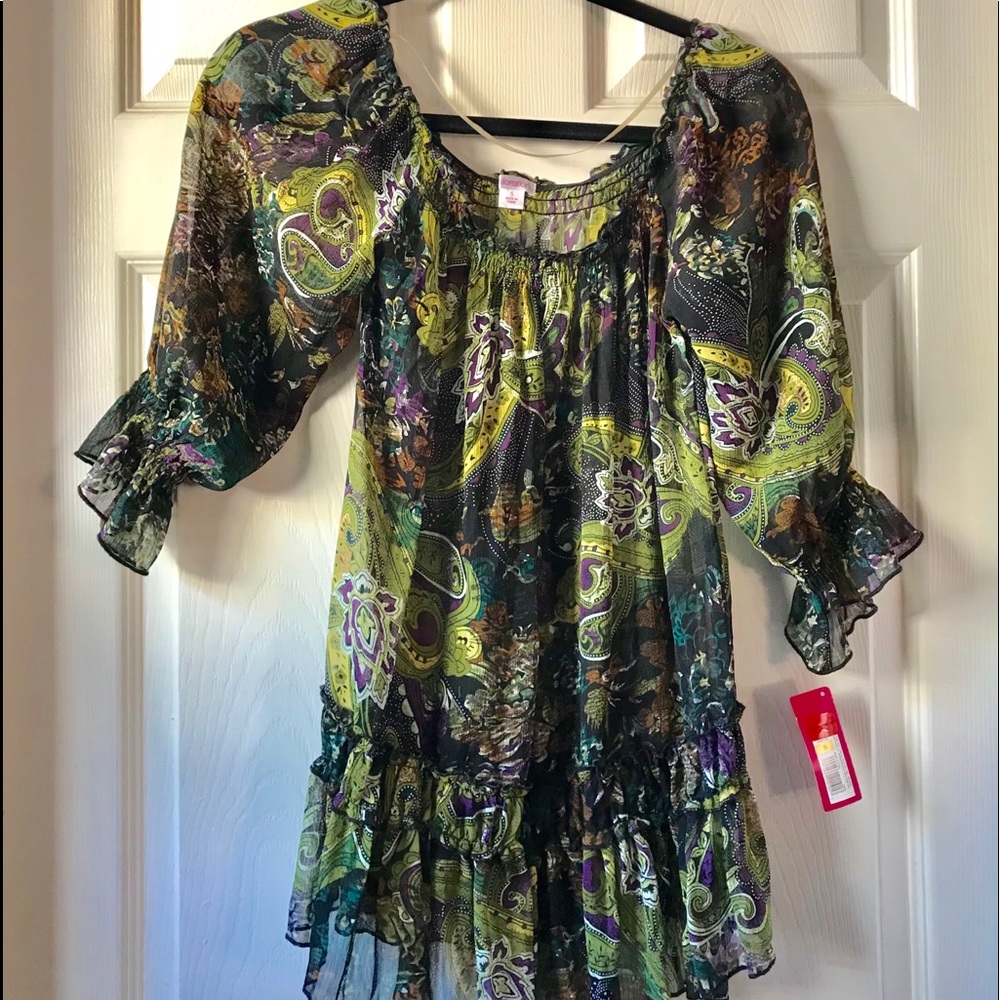 Green top ¾ sleeve